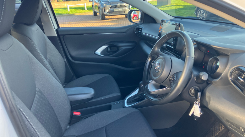 Toyota Yaris 1.5 Hybrid Design 5dr CVT Hybrid Hatchback